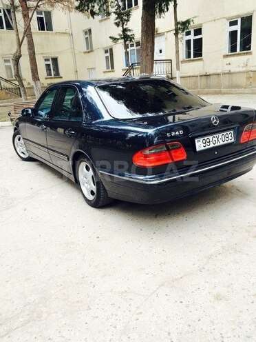 Mercedes E 240 2001, 200,000 km - 2.6 l - Sumqayıt