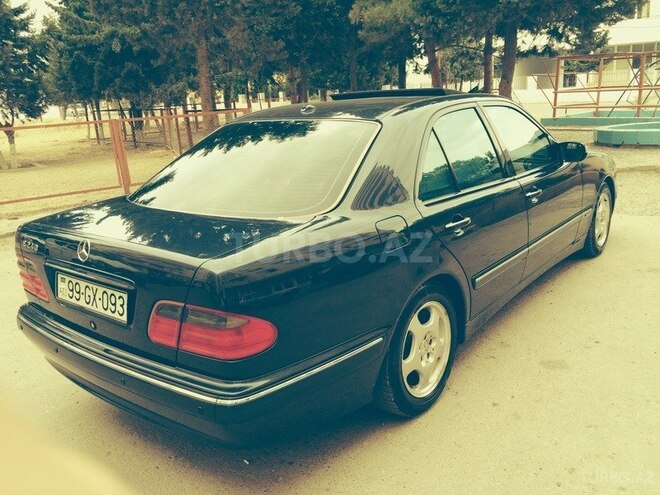 Mercedes E 240 2001, 200,000 km - 2.6 l - Sumqayıt