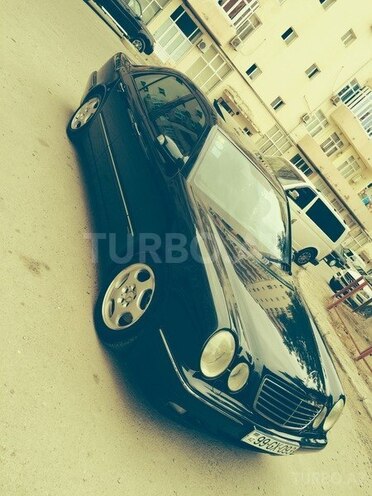 Mercedes E 240 2001, 200,000 km - 2.6 l - Sumqayıt