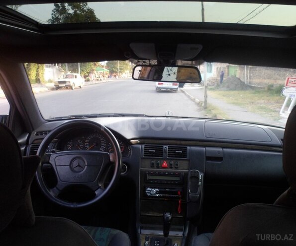 Mercedes E 280 1997, 320,252 km - 2.8 л - Dəliməmmədli