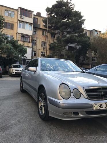 Mercedes E 220 2000, 293,800 km - 2.2 l - Bakı