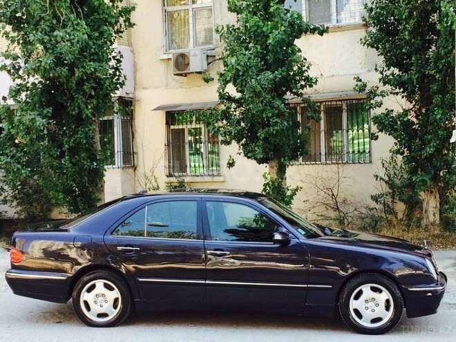 Mercedes E 240 2002, 109,000 km - 2.4 l - Bakı