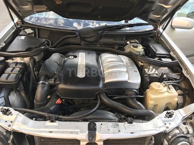 Mercedes E 220 2000, 293,865 km - 2.2 l - Bakı