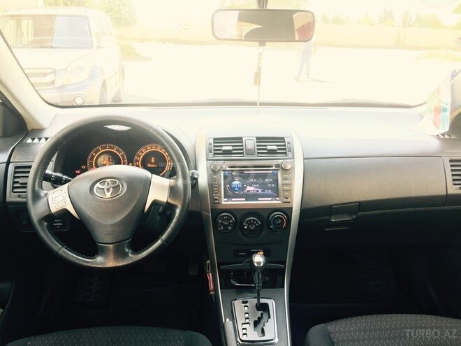Toyota Corolla 2010, 200,000 km - 1.6 l - Bakı