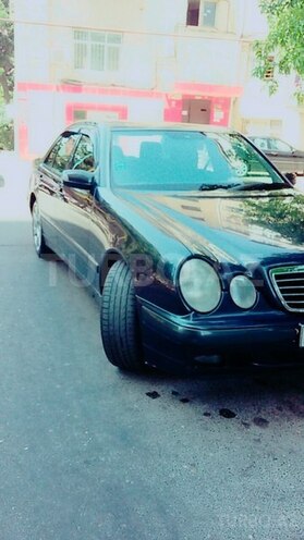 Mercedes E 220 2000, 520,000 km - 2.2 л - Bakı