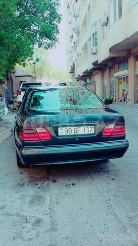 Mercedes E 220 2000, 520,000 km - 2.2 л - Bakı