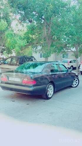 Mercedes E 220 2000, 520,000 km - 2.2 л - Bakı