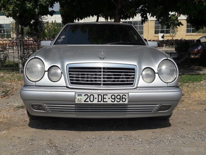 Mercedes E 200 1997, 130,000 km - 2.0 l - Gəncə