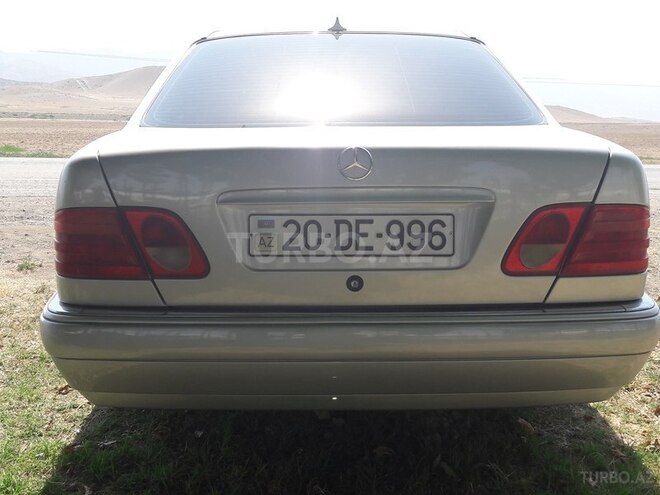 Mercedes E 200 1997, 130,000 km - 2.0 l - Gəncə