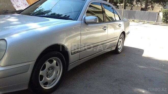 Mercedes E 220 2000, 367,000 km - 2.2 л - Bakı