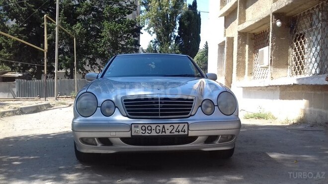 Mercedes E 220 2000, 367,000 km - 2.2 л - Bakı
