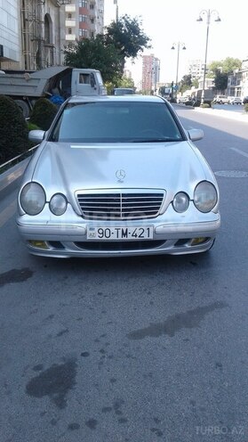 Mercedes E 220 1999, 300,000 km - 2.2 l - Bakı