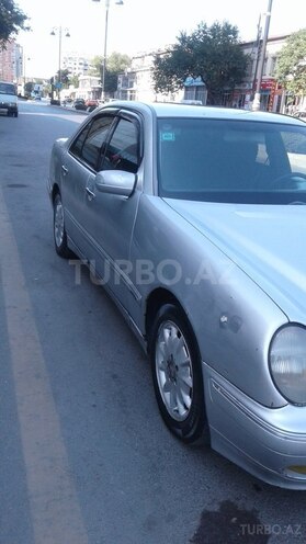 Mercedes E 220 1999, 300,000 km - 2.2 l - Bakı
