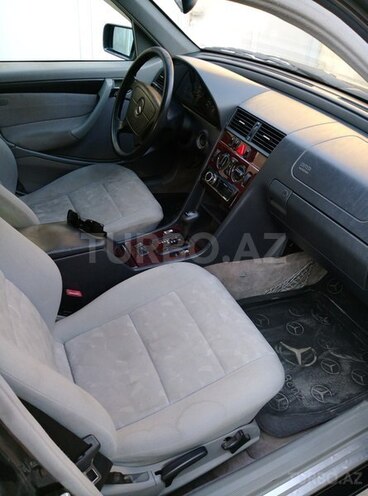 Mercedes C 240 1999, 267,562 km - 2.4 l - Bakı