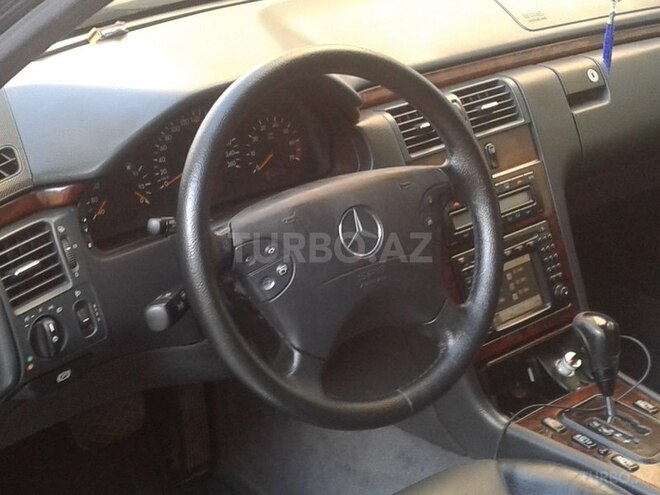 Mercedes E 240 2000, 182,700 km - 2.6 l - Bakı