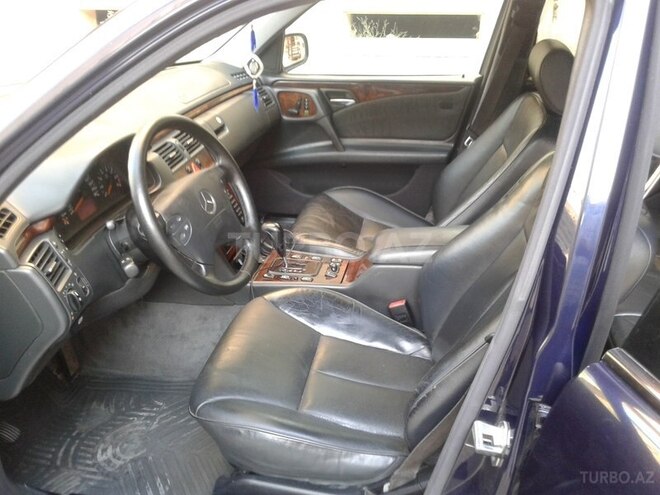 Mercedes E 240 2000, 182,700 km - 2.6 l - Bakı