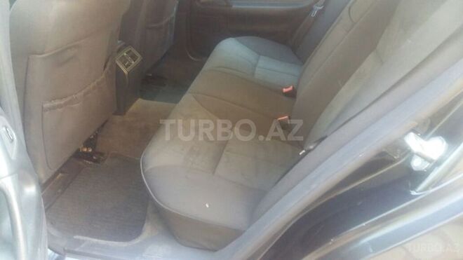 Mercedes E 240 1998, 225,000 km - 2.4 l - Sumqayıt