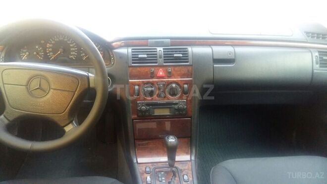 Mercedes E 240 1998, 225,000 km - 2.4 l - Sumqayıt