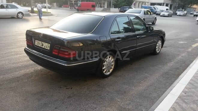 Mercedes E 220 2000, 280,829 km - 2.2 л - Bakı