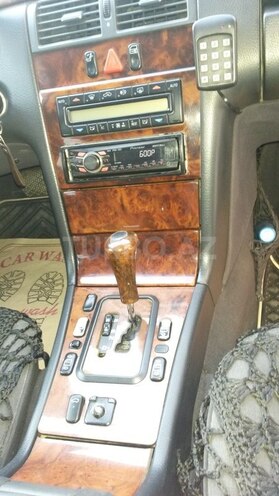 Mercedes E 220 2000, 280,829 km - 2.2 л - Bakı