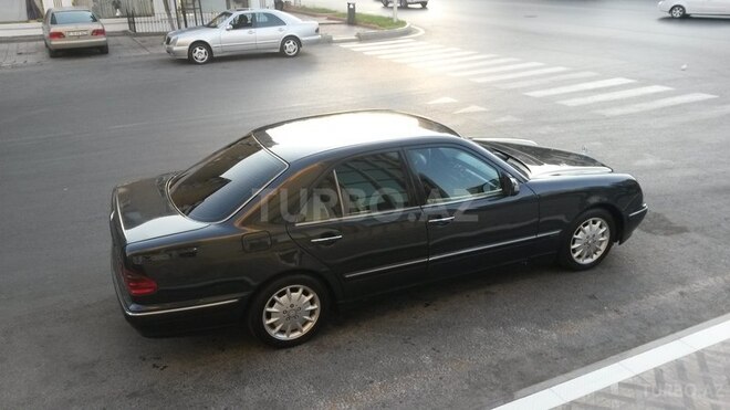 Mercedes E 220 2000, 280,829 km - 2.2 л - Bakı