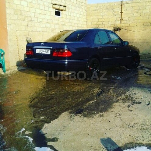 Mercedes E 280 1996, 220,000 km - 2.8 l - Zərdab