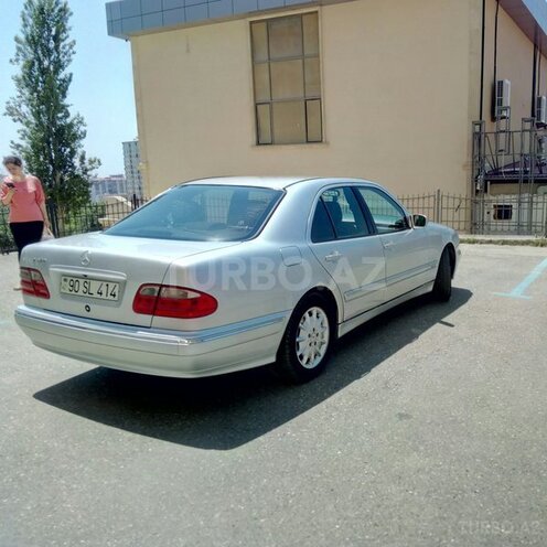 Mercedes E 220 2001, 360,000 km - 2.2 л - Bakı