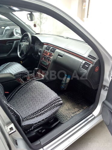 Mercedes E 220 2001, 360,000 km - 2.2 л - Bakı