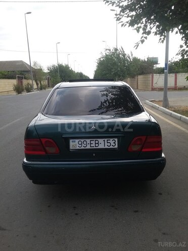Mercedes E 220 1998, 265,000 km - 2.2 l - Biləsuvar