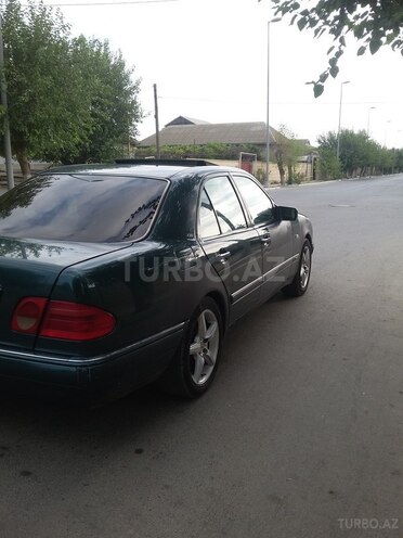 Mercedes E 220 1998, 265,000 km - 2.2 l - Biləsuvar