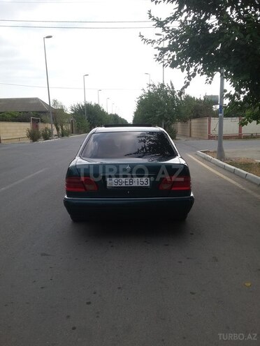 Mercedes E 220 1998, 265,000 km - 2.2 l - Biləsuvar