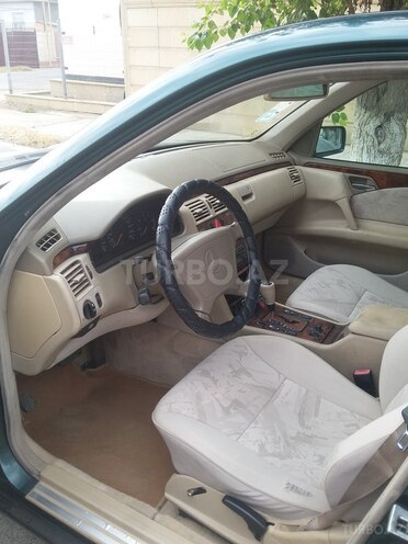 Mercedes E 220 1998, 265,000 km - 2.2 l - Biləsuvar