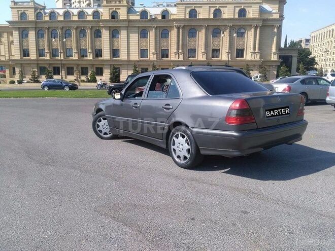 Mercedes C 180 1995, 467,000 km - 2.0 l - Bakı