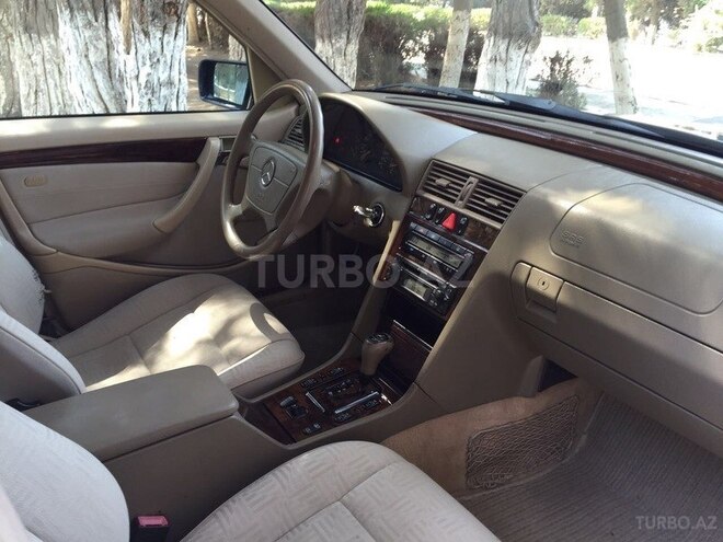 Mercedes C 240 1999, 187,000 km - 2.4 л - Sumqayıt