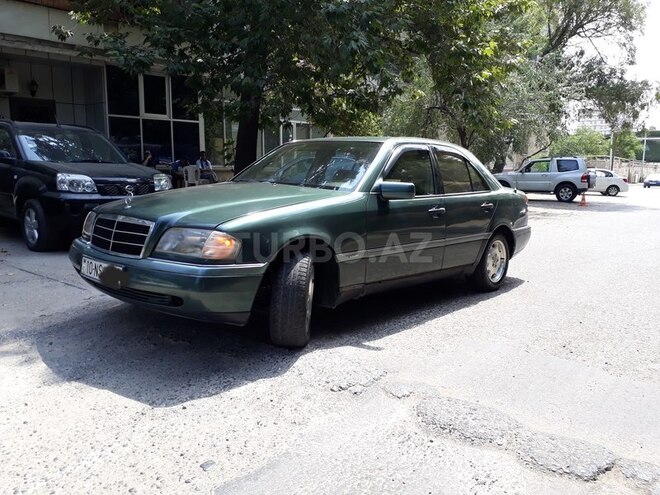 Mercedes C 220 1995, 250,000 km - 2.2 л - Bakı