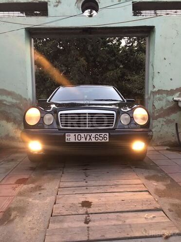 Mercedes E 230 1996, 178,056 km - 2.3 л - Bakı