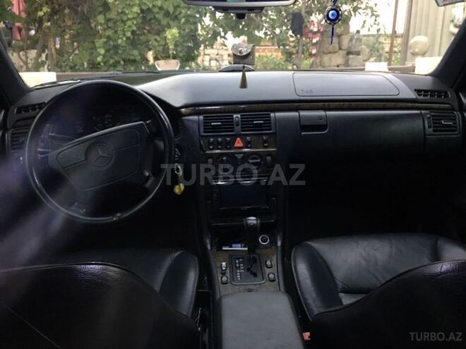 Mercedes E 230 1996, 178,056 km - 2.3 л - Bakı