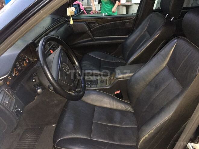 Mercedes E 230 1996, 178,056 km - 2.3 л - Bakı