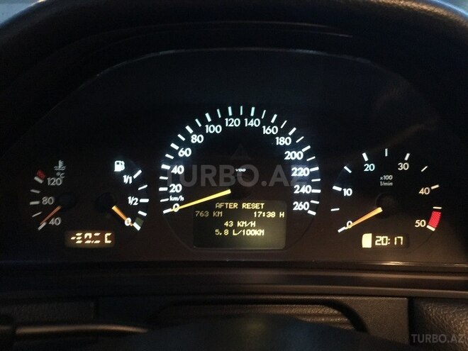 Mercedes E 220 2001, 320,000 km - 2.2 l - Bakı