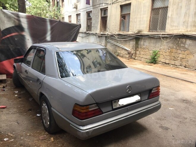 Mercedes E 230 1990, 324,000 km - 2.3 l - Bakı