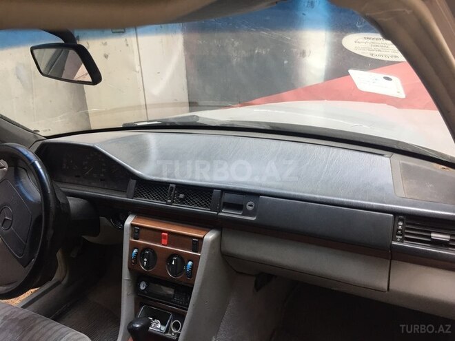 Mercedes E 230 1990, 324,000 km - 2.3 l - Bakı