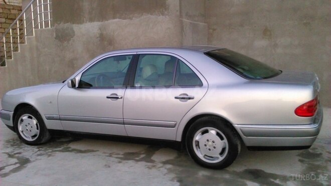 Mercedes E 240 1998, 280,000 km - 2.4 l - Bakı