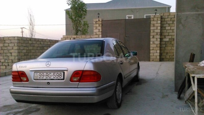 Mercedes E 240 1998, 280,000 km - 2.4 l - Bakı