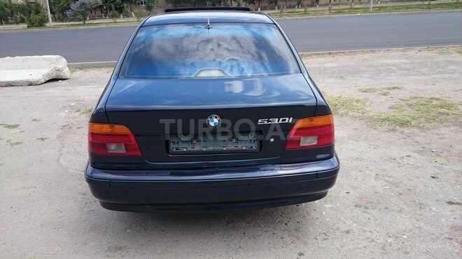 BMW 530 2000, 310,000 km - 3.0 л - 