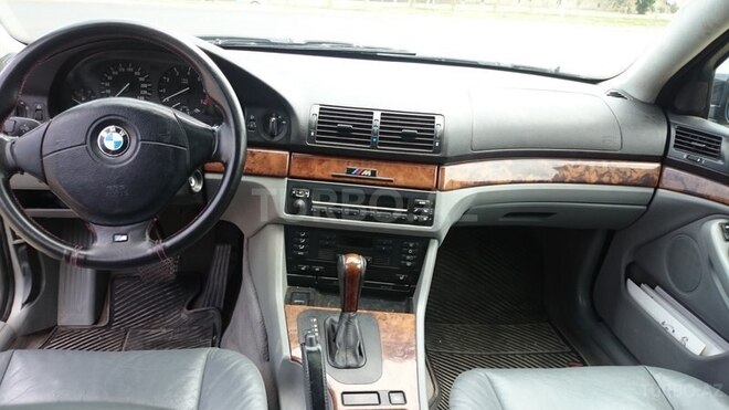 BMW 530 2000, 310,000 km - 3.0 л - 
