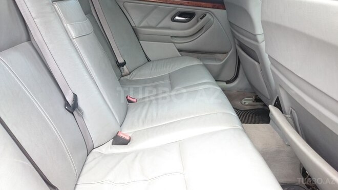 BMW 530 2000, 310,000 km - 3.0 л - 