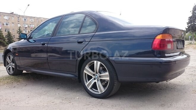 BMW 530 2000, 310,000 km - 3.0 л - 