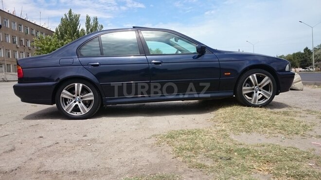 BMW 530 2000, 310,000 km - 3.0 л - 