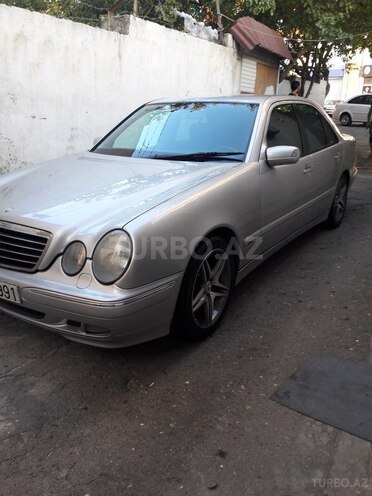 Mercedes E 280 2001, 145,100 km - 2.8 l - Bakı