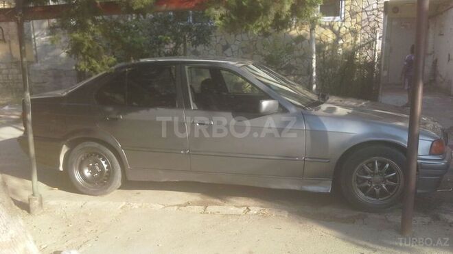 BMW 318 1992, 350,000 km - 1.8 l - Bakı